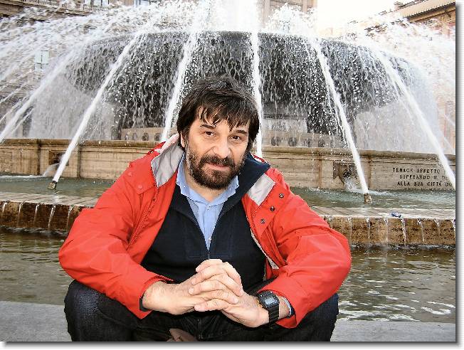 Clicca per scorrere le foto originali ingrandite