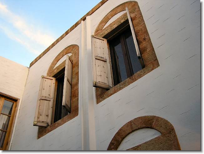 Clicca per scorrere le foto originali ingrandite