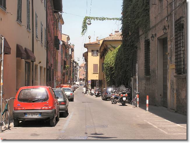 Clicca per scorrere le foto originali ingrandite