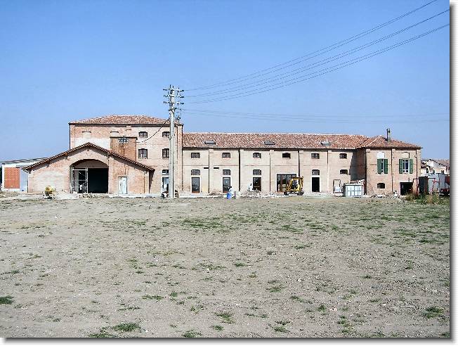 Clicca per scorrere le foto originali ingrandite