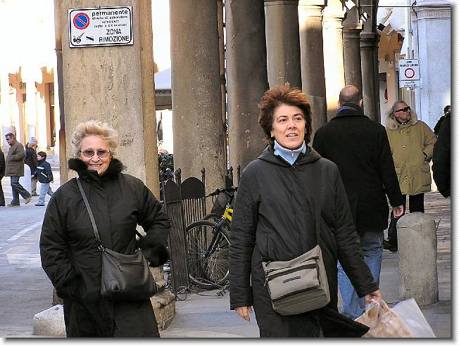 Clicca per scorrere le foto originali ingrandite