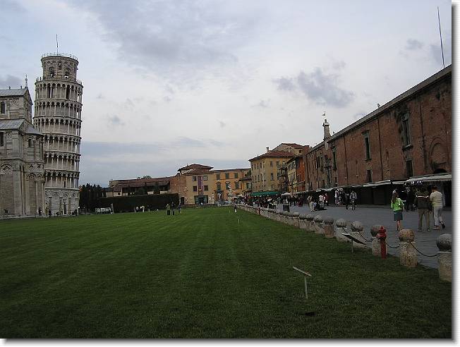 Clicca per scorrere le foto originali ingrandite