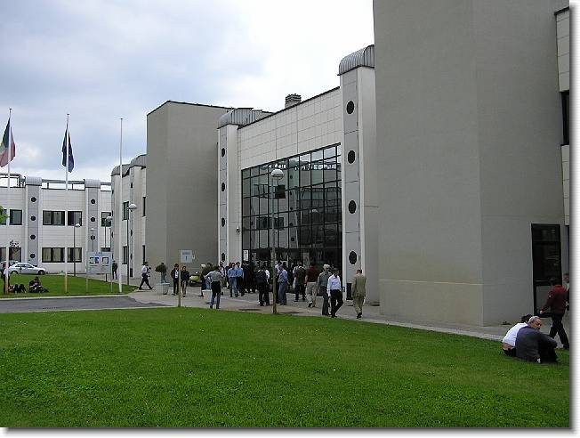 Clicca per scorrere le foto originali ingrandite