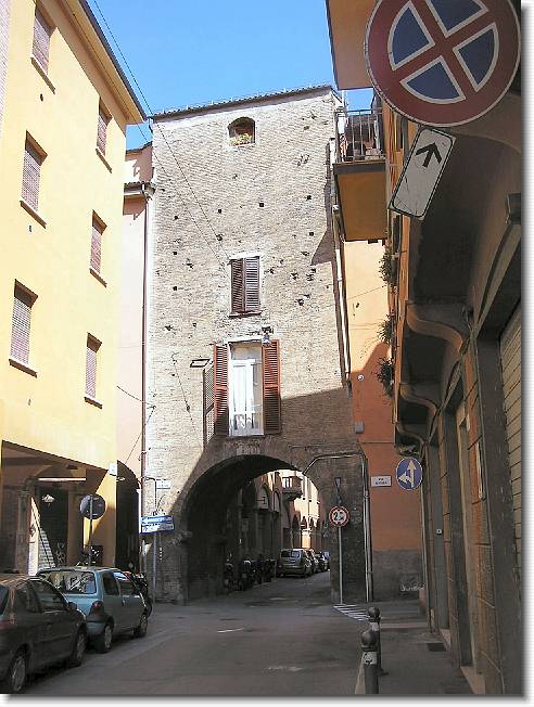 Clicca per scorrere le foto originali ingrandite