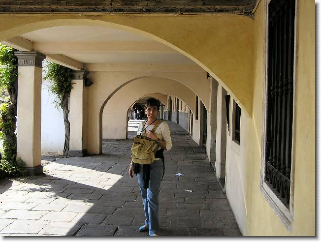 Clicca per scorrere le foto originali ingrandite