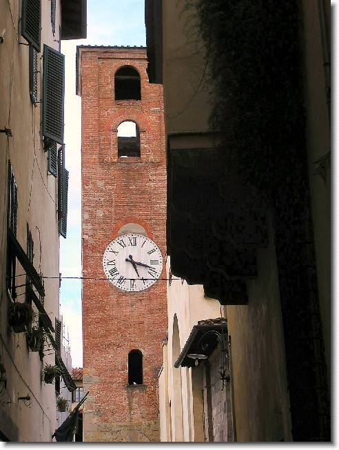 Clicca per scorrere le foto originali ingrandite