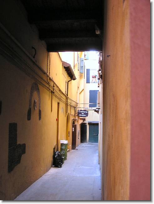 Clicca per scorrere le foto originali ingrandite