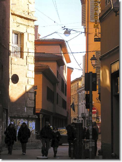 Clicca per scorrere le foto originali ingrandite
