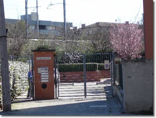 Clicca per scorrere le foto originali ingrandite