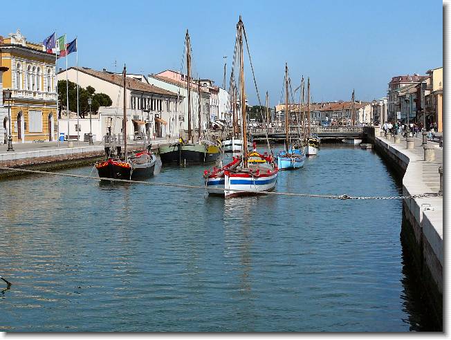 Clicca per scorrere le foto originali ingrandite