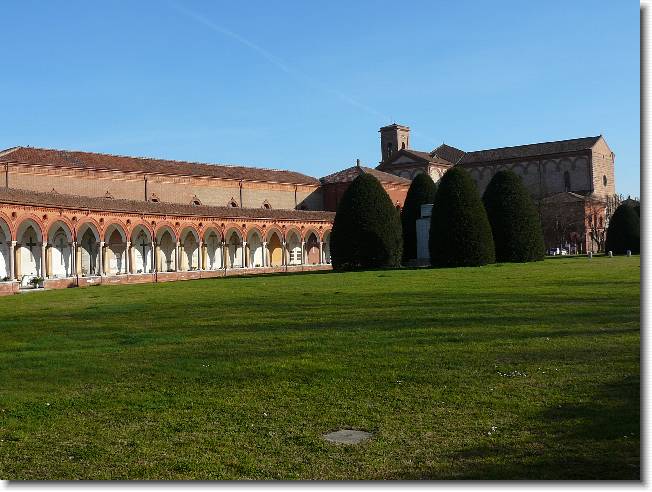 Clicca per scorrere le foto originali ingrandite