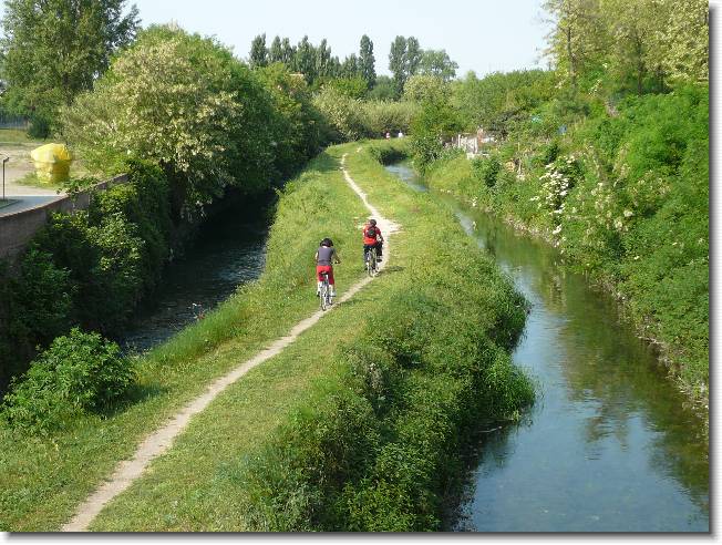 Clicca per scorrere le foto originali ingrandite