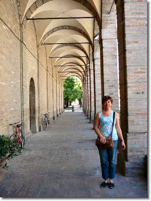 Clicca per scorrere le foto originali ingrandite