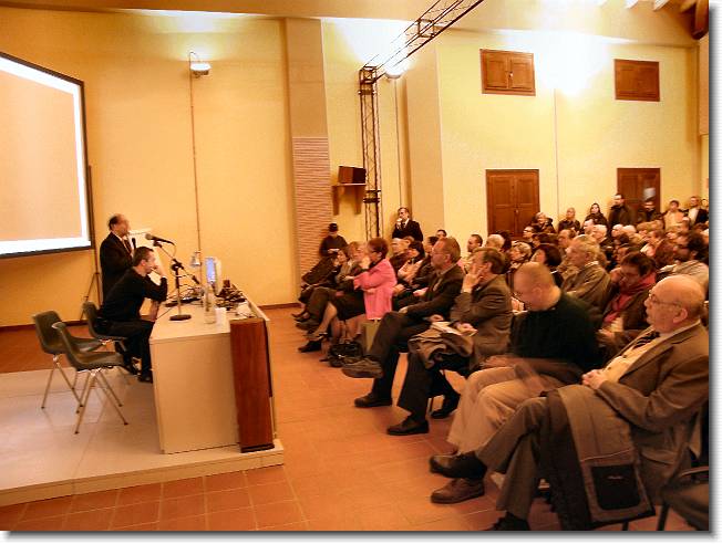 Clicca per scorrere le foto originali ingrandite