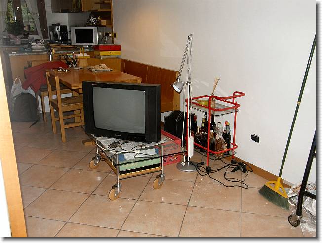 Clicca per scorrere le foto originali ingrandite
