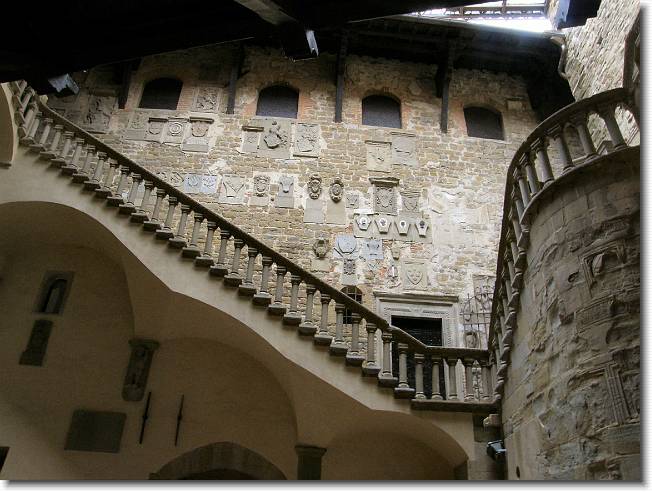 Clicca per scorrere le foto originali ingrandite