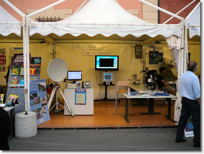 Clicca per scorrere le foto originali ingrandite