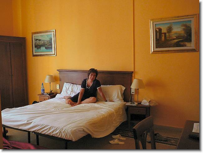 Clicca per scorrere le foto originali ingrandite