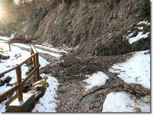Clicca per scorrere le foto originali ingrandite
