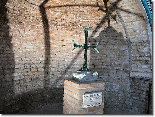Clicca per scorrere le foto originali ingrandite