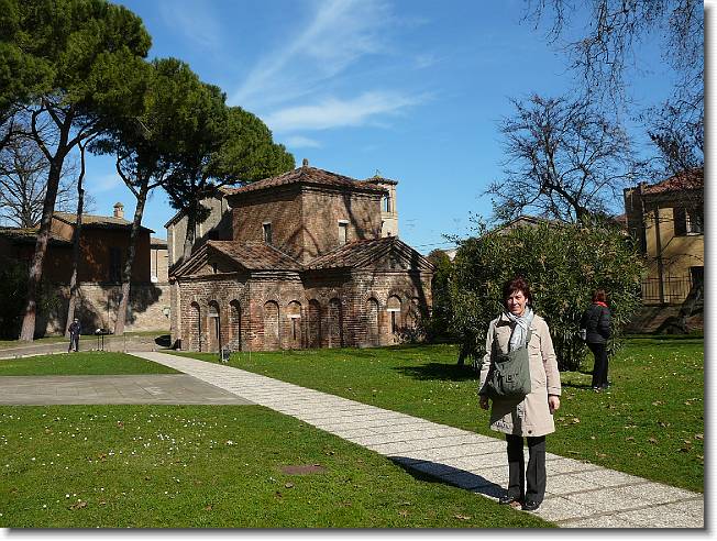 Clicca per scorrere le foto originali ingrandite
