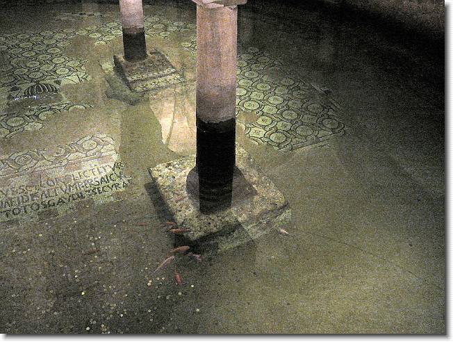 Clicca per scorrere le foto originali ingrandite