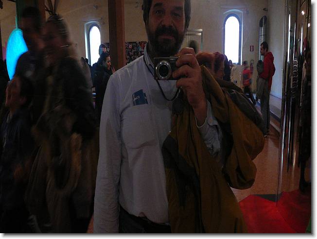 Clicca per scorrere le foto originali ingrandite