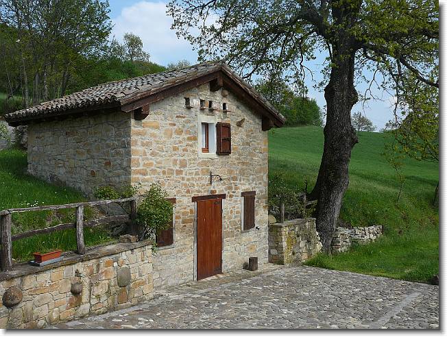 Clicca per scorrere le foto originali ingrandite