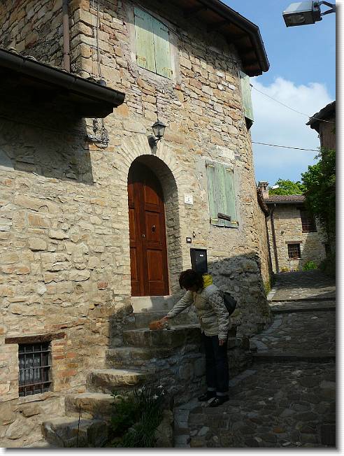 Clicca per scorrere le foto originali ingrandite