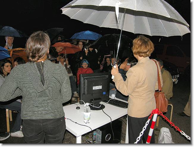Clicca per scorrere le foto originali ingrandite