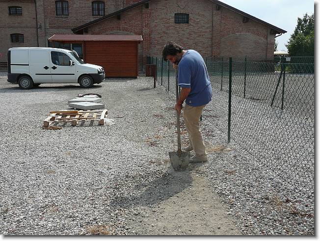 Clicca per scorrere le foto originali ingrandite