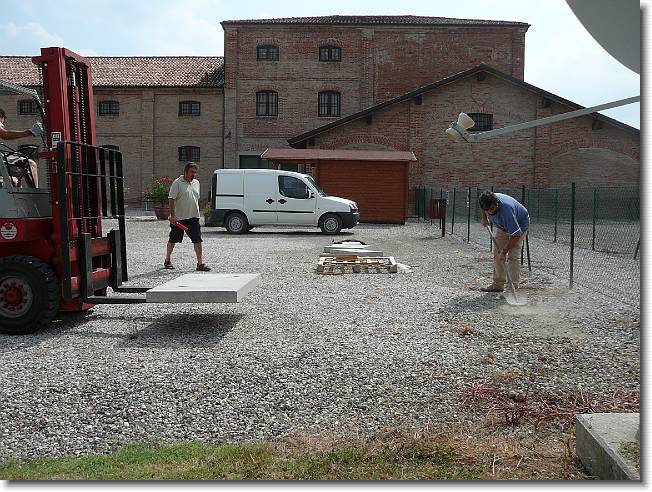 Clicca per scorrere le foto originali ingrandite