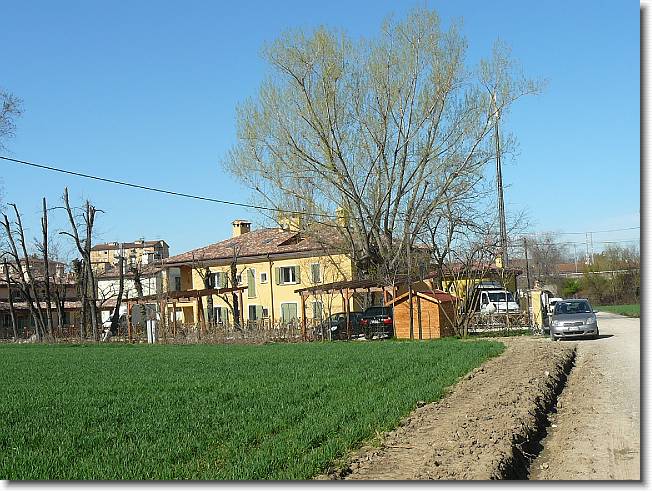 Clicca per scorrere le foto originali ingrandite