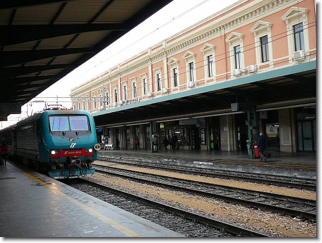Clicca per scorrere le foto originali ingrandite