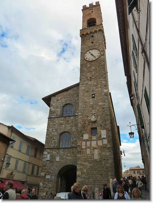 Clicca per scorrere le foto originali ingrandite