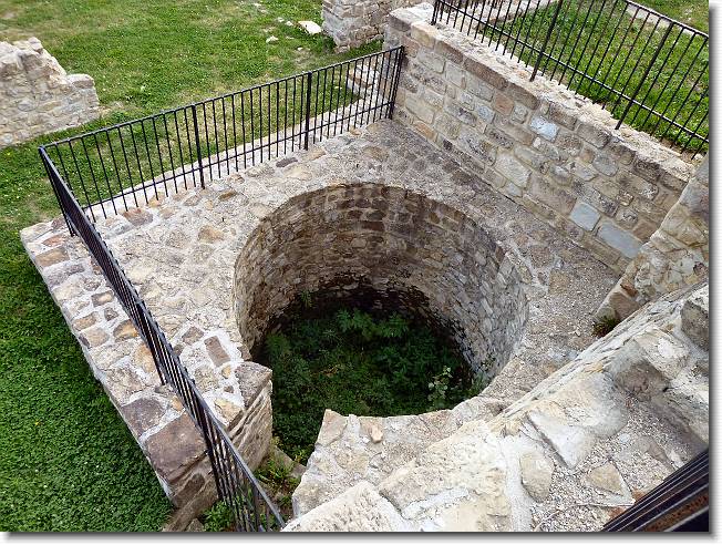Clicca per scorrere le foto originali ingrandite