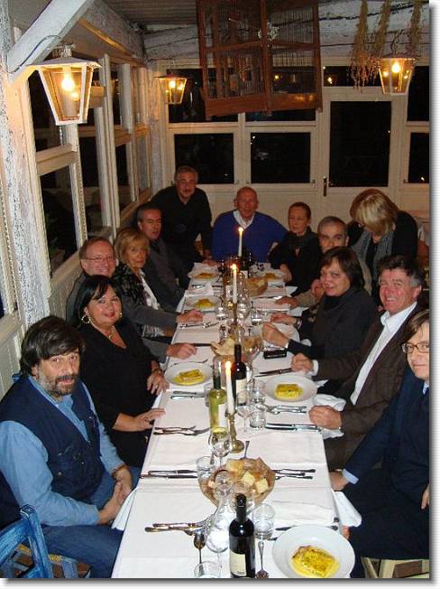 Clicca per scorrere le foto originali ingrandite