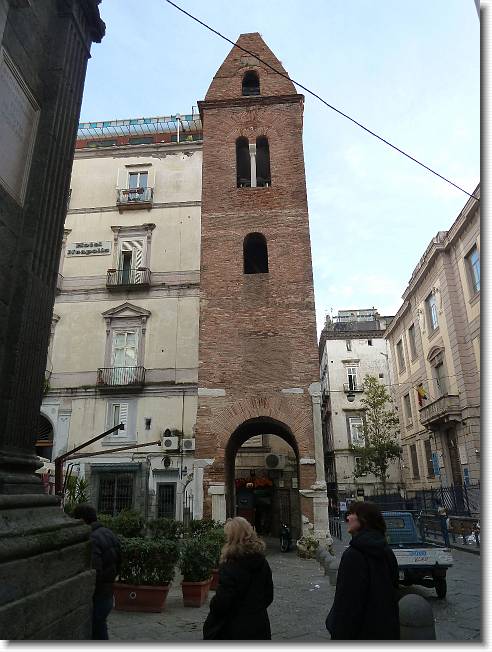 Clicca per scorrere le foto originali ingrandite