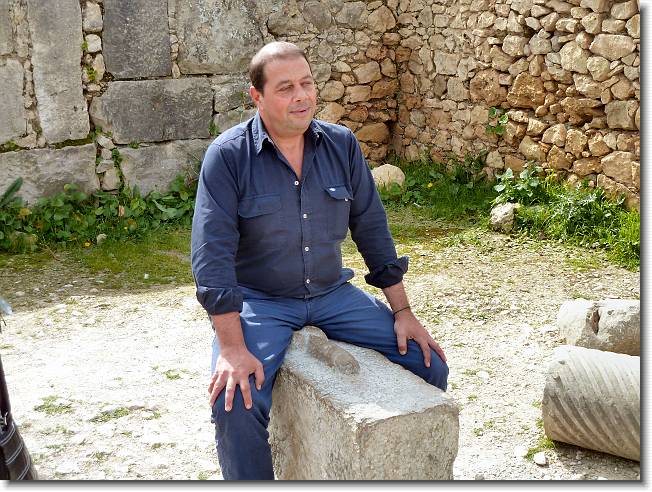 Clicca per scorrere le foto originali ingrandite