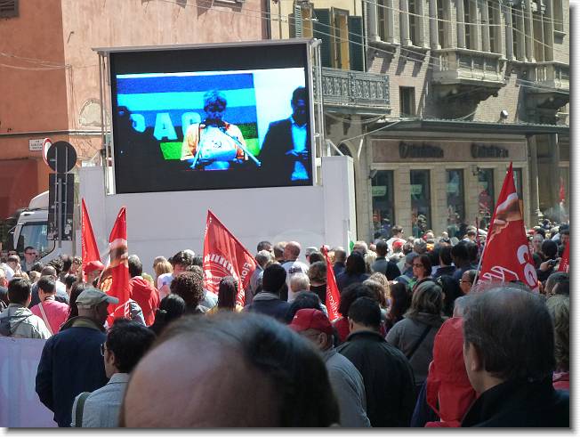 Clicca per scorrere le foto originali ingrandite