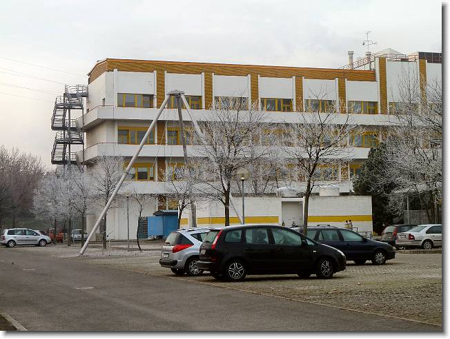 Clicca per scorrere le foto originali ingrandite