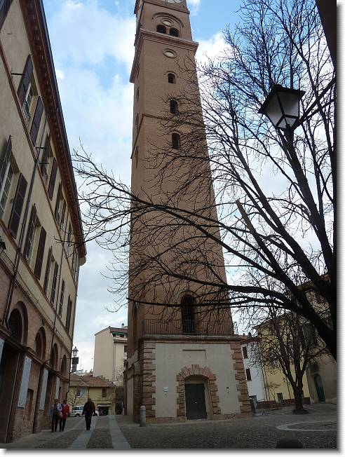 Clicca per scorrere le foto originali ingrandite