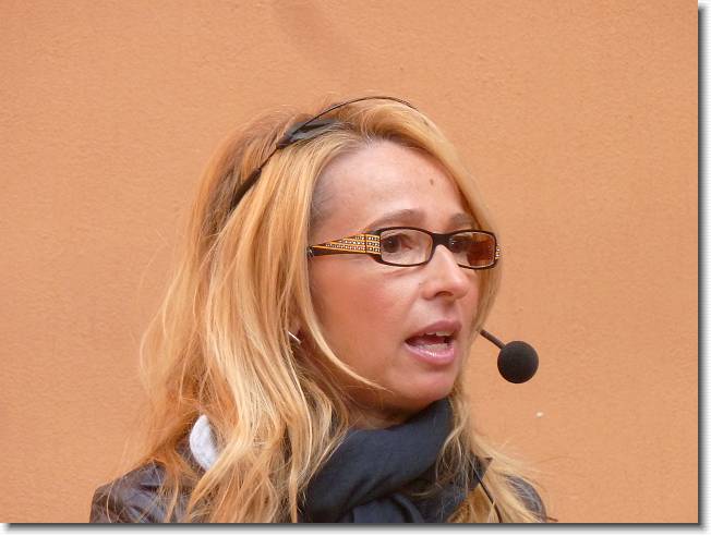 Clicca per scorrere le foto originali ingrandite