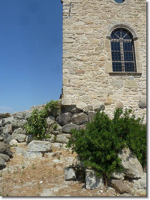 Clicca per scorrere le foto originali ingrandite