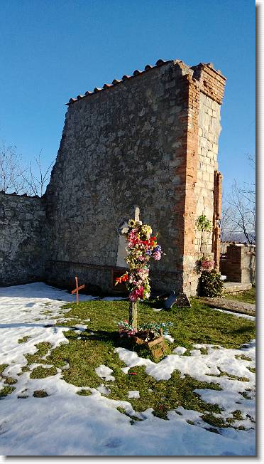 Clicca per scorrere le foto originali ingrandite