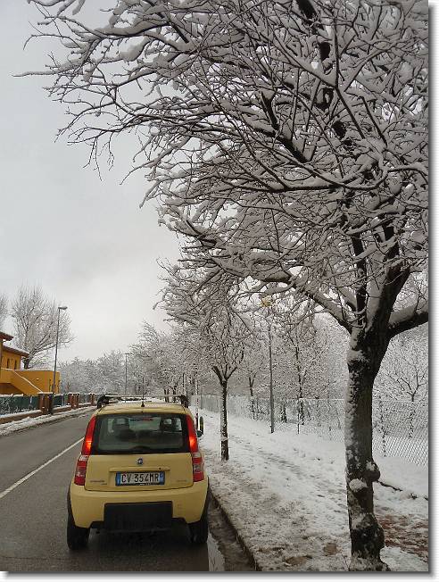 Clicca per scorrere le foto originali ingrandite