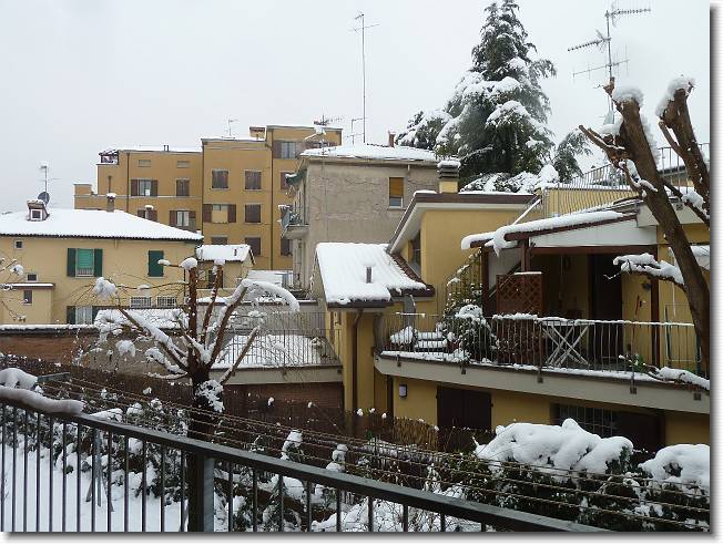 Clicca per scorrere le foto originali ingrandite
