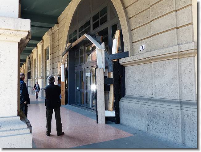 Clicca per scorrere le foto originali ingrandite