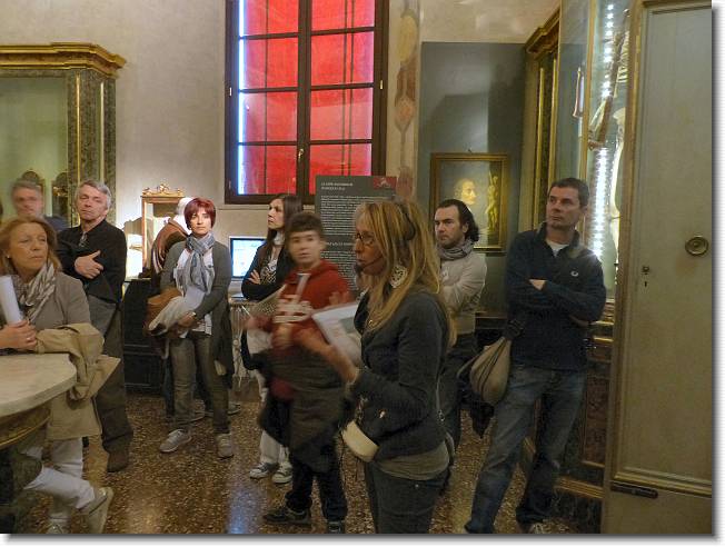 Clicca per scorrere le foto originali ingrandite