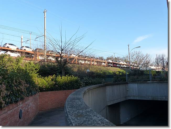 Clicca per scorrere le foto originali ingrandite